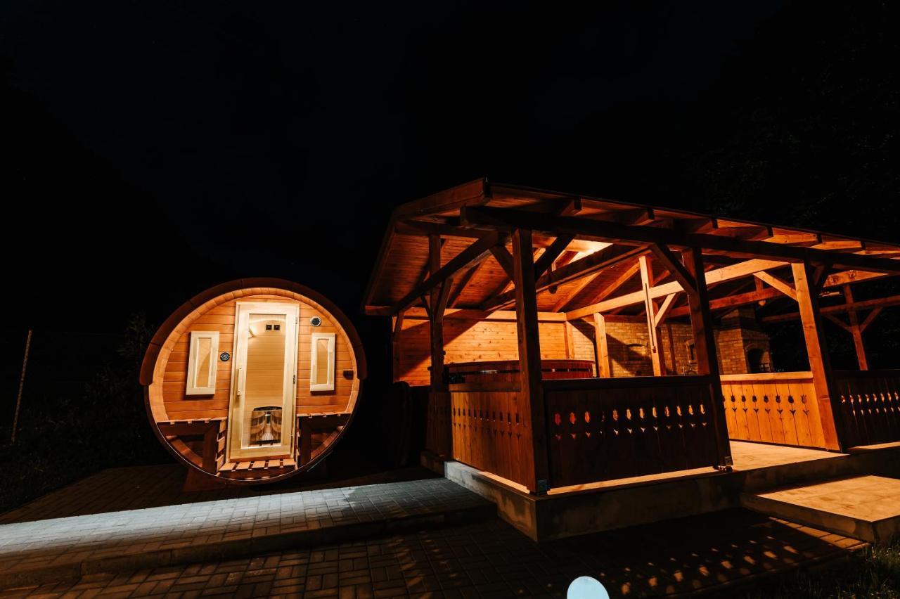 Súgópatak Kulcsosház Izvoare (Harghita) Exterior foto