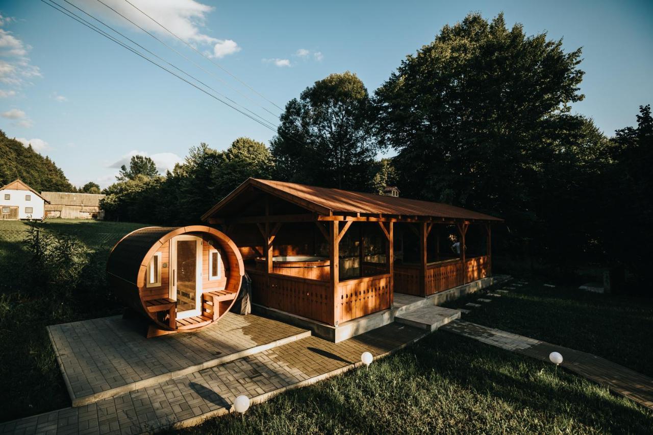 Súgópatak Kulcsosház Izvoare (Harghita) Exterior foto